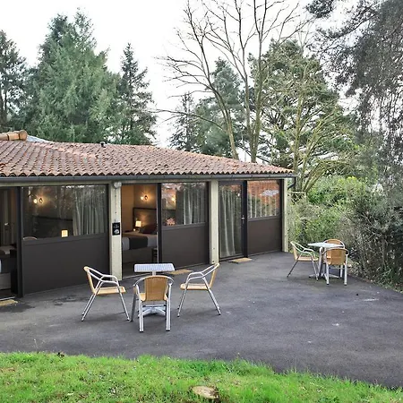 Logis Hotel La Chaumiere Saint-Laurent-sur-Sèvre Exterior photo