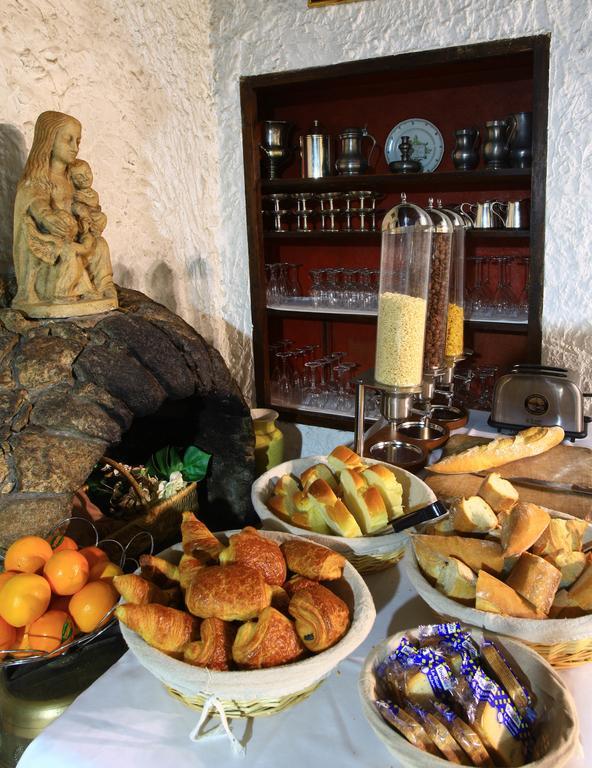 Logis La Chaumiere Hotel
