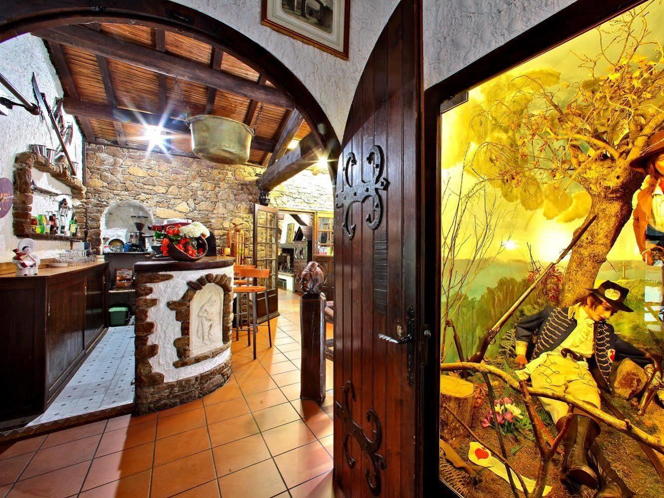 Hotel Logis La Chaumiere Saint-Laurent-sur-Sevre