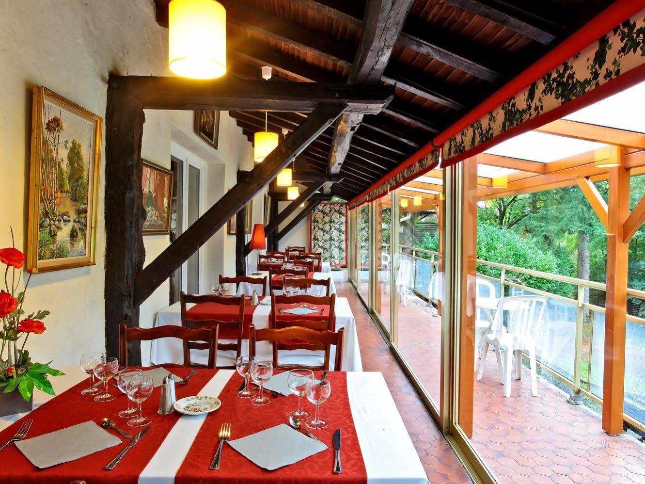 Logis La Chaumiere Hotel 3*