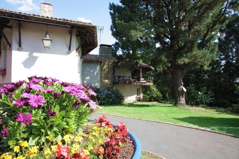 Logis La Chaumiere Hotel