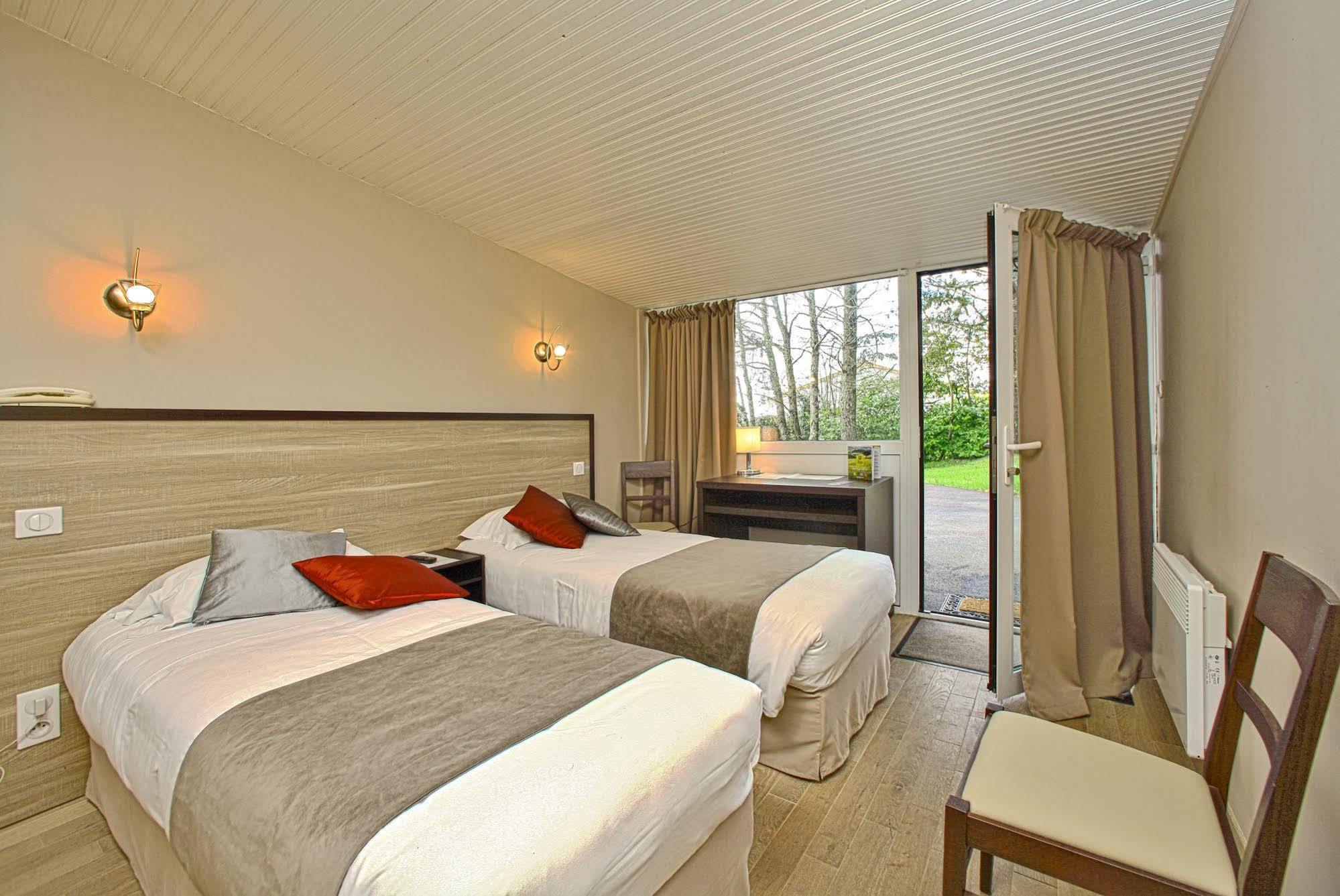 Hotel Logis La Chaumiere Saint-Laurent-sur-Sevre
